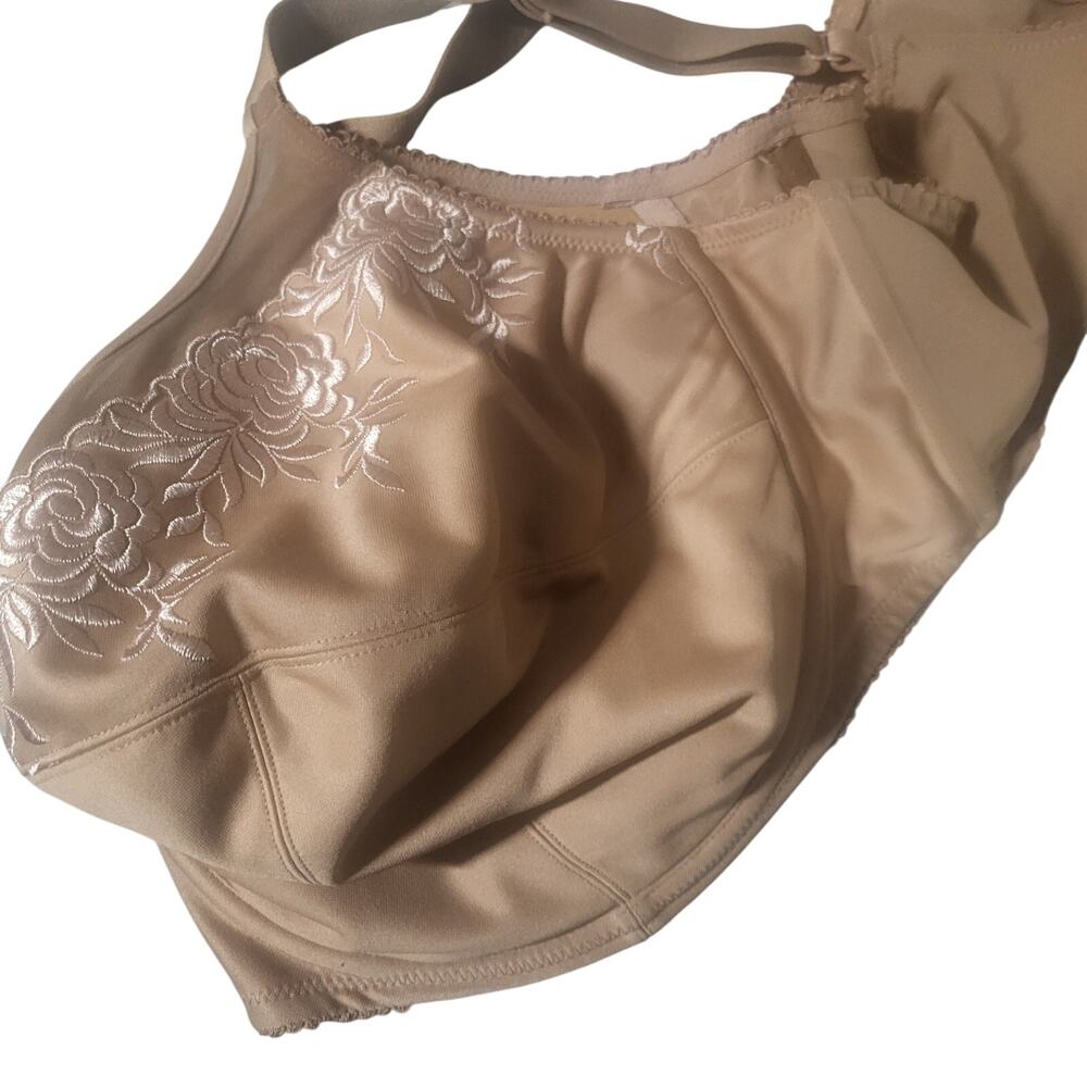 Plus size Elila bra size 46J Beige Nude Style 2401 Embroidered Underwire Used